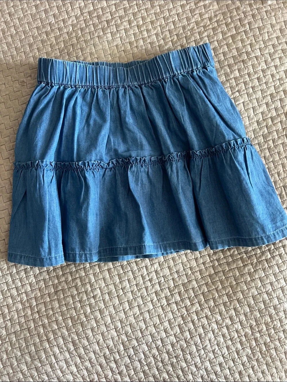 Girl’s Gap soft denim skirt. Size M. Like new!
